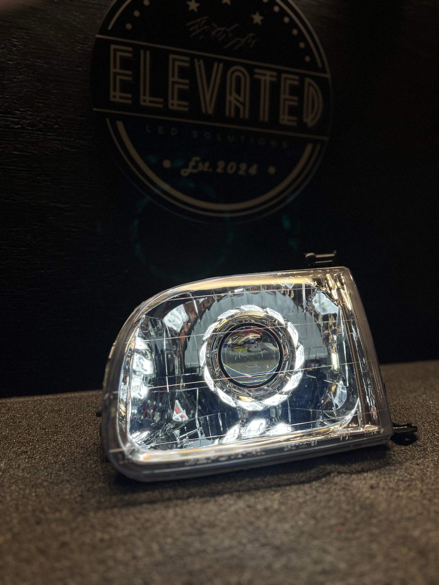 00-04 Tundra Headlight Builder